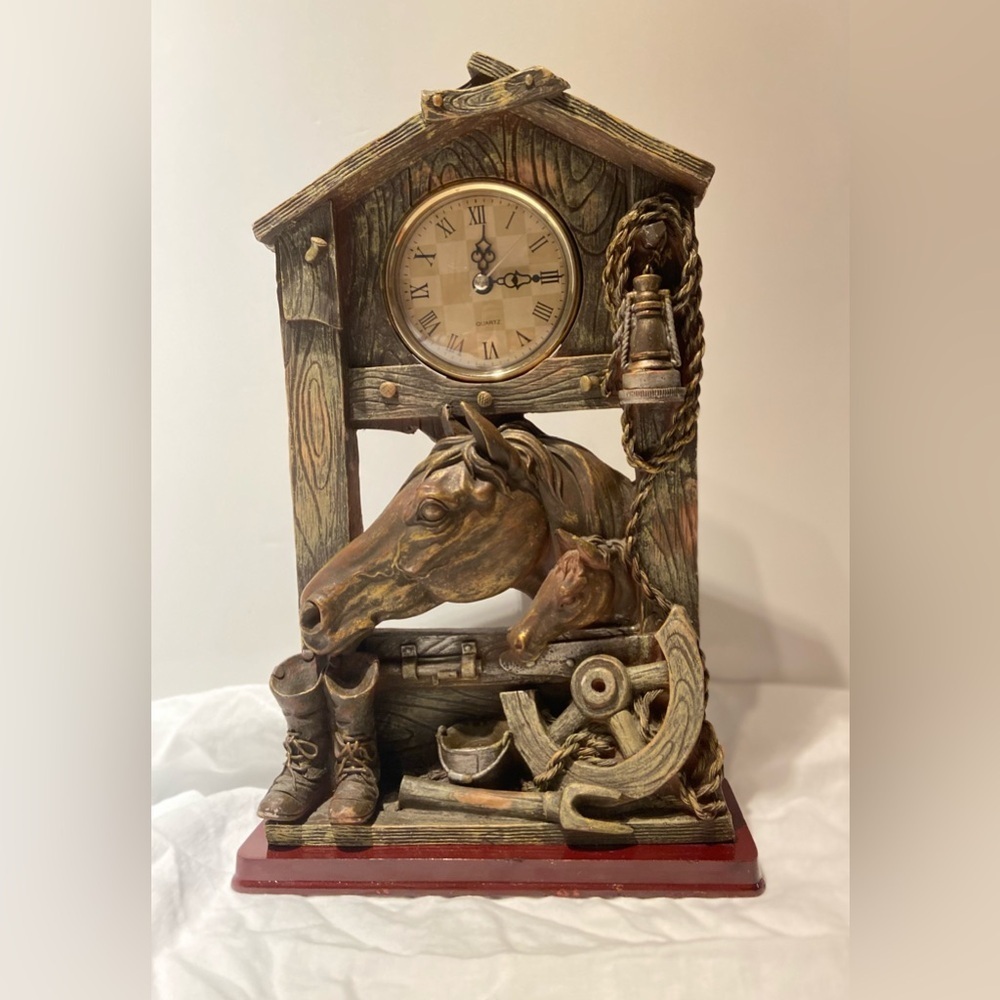 3/75$ Vintage horse Table Top clock‎ western decor stables lantern boots wheel